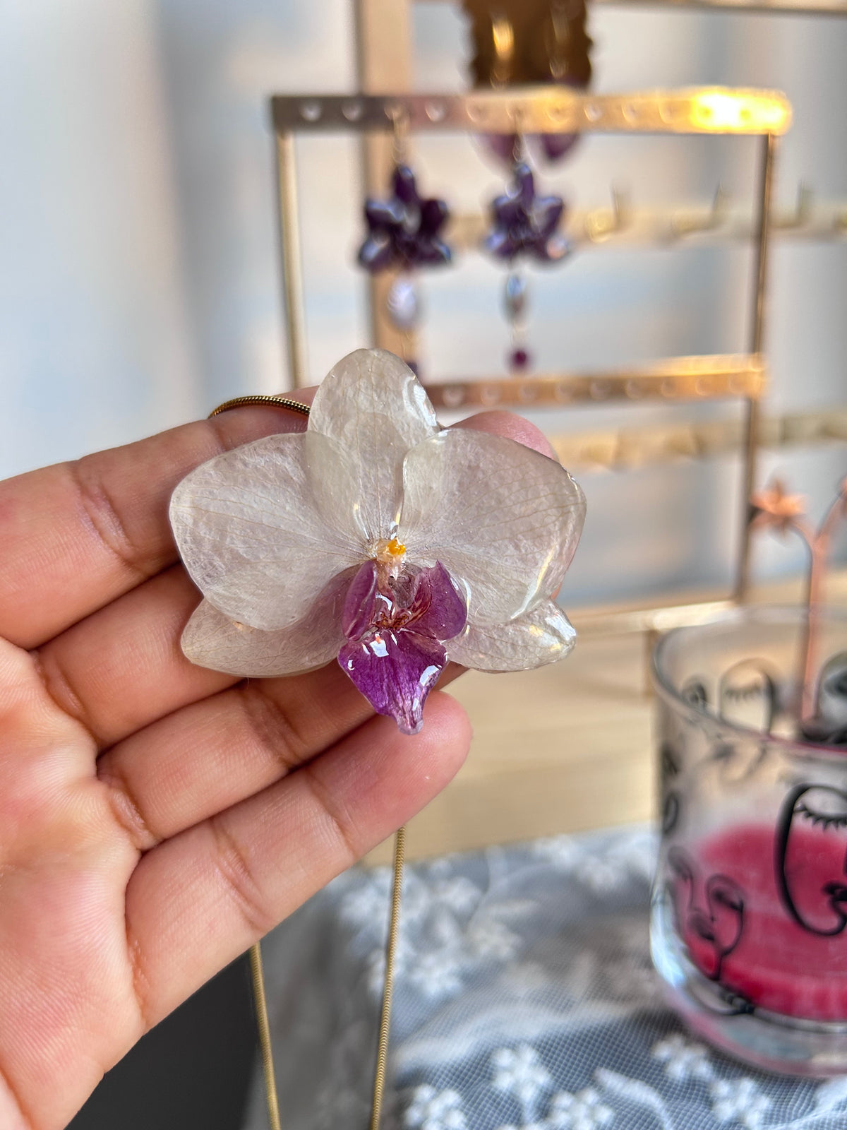 Orchid medium white