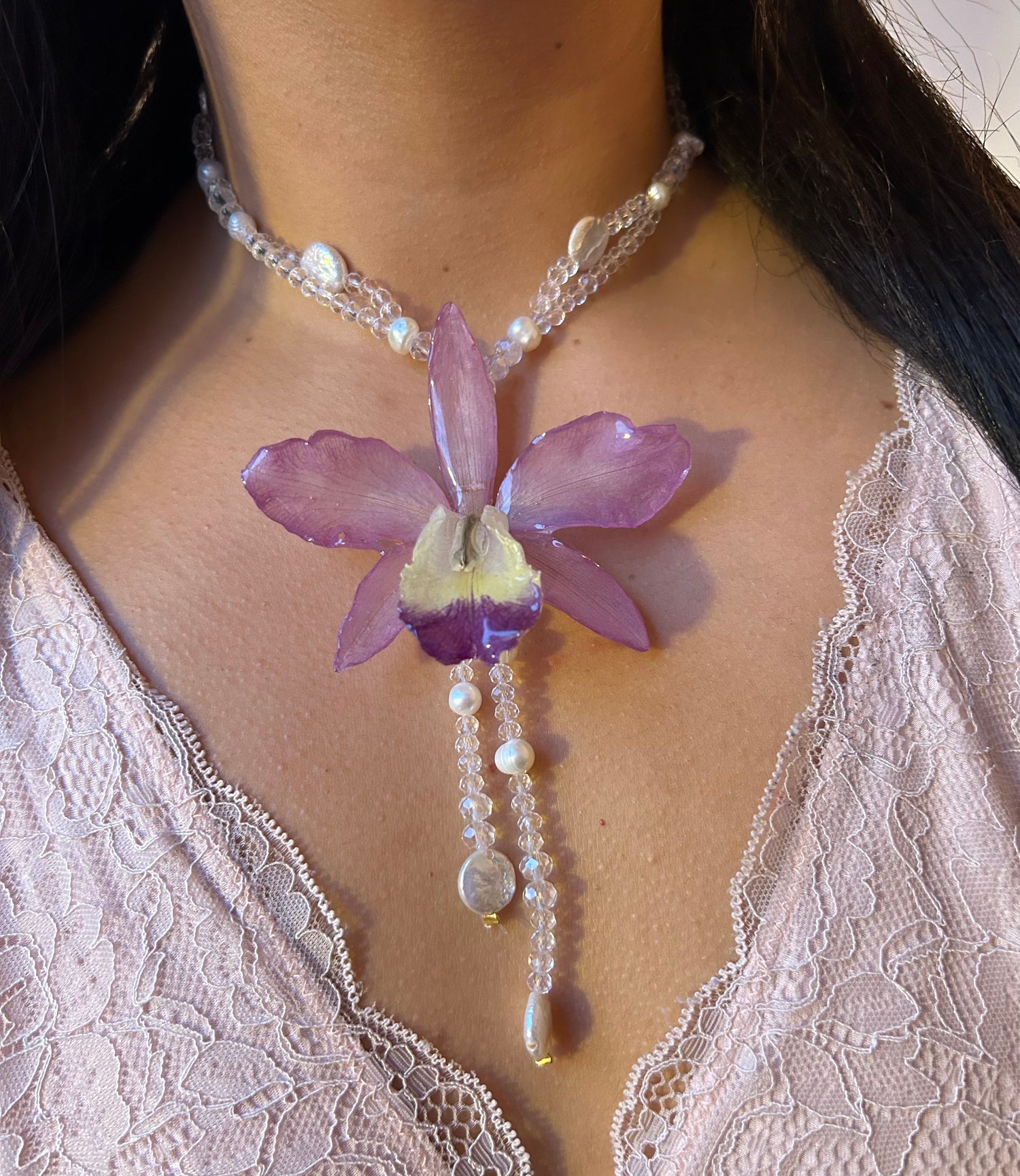 Collares con perlas y cristales