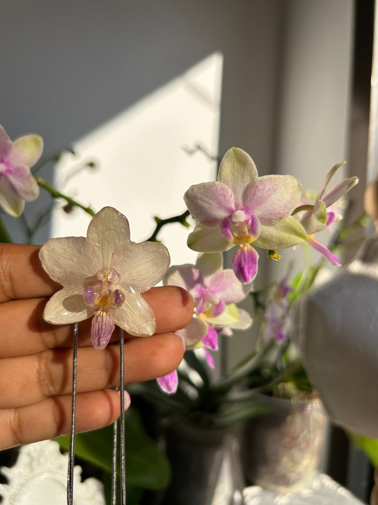 Orchid white silver