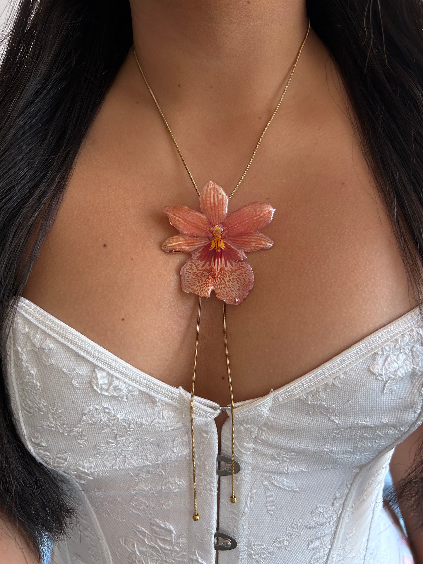 Nelly isler orange
